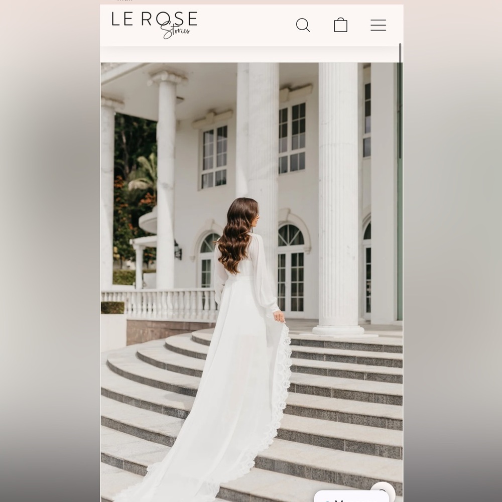Selling an XL LeRose Robe with slip underneath.